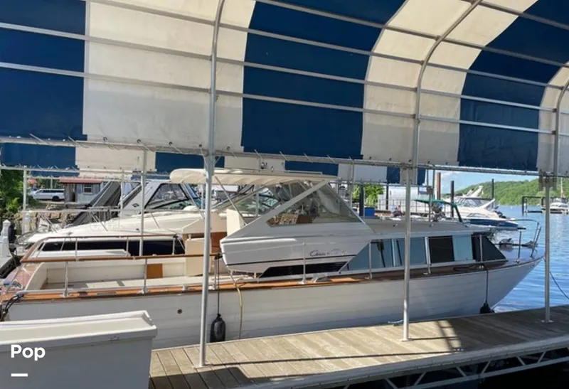 Slide: The Image of Chris-Craft Cavalier 33 1967 - 16009446