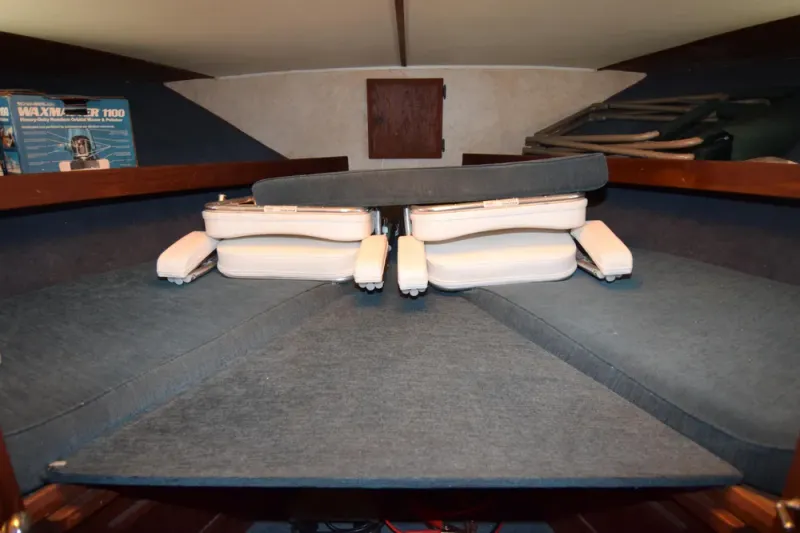 Slide: The Image of Uniflite 42 Double Cabin 1977 - 7