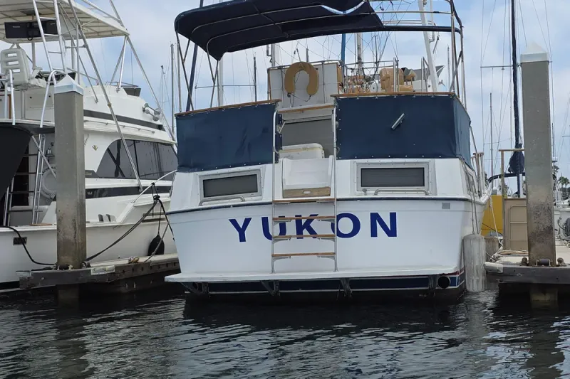 Slide: The Image of Uniflite 42 Double Cabin 1977 - 25