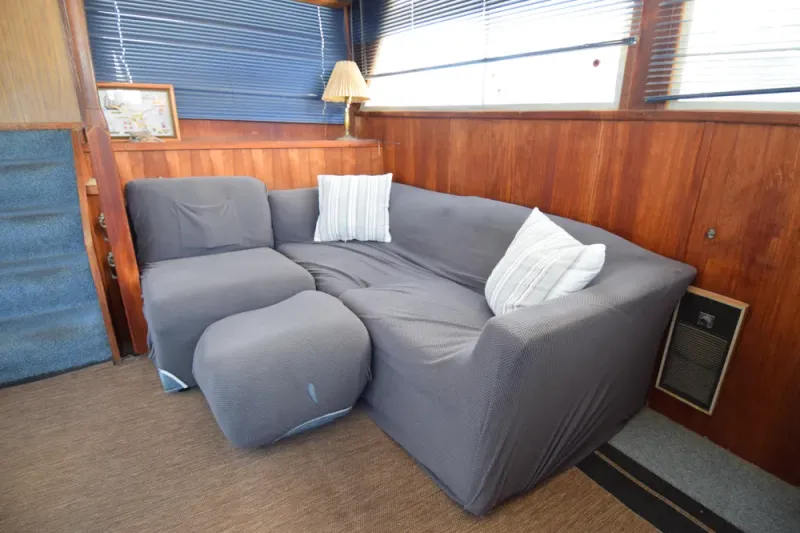 Slide: The Image of Uniflite 42 Double Cabin 1977 - 5