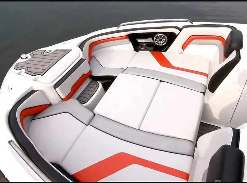 Slide: The Image of Yamaha 242X E-Series 2019 - 14336381