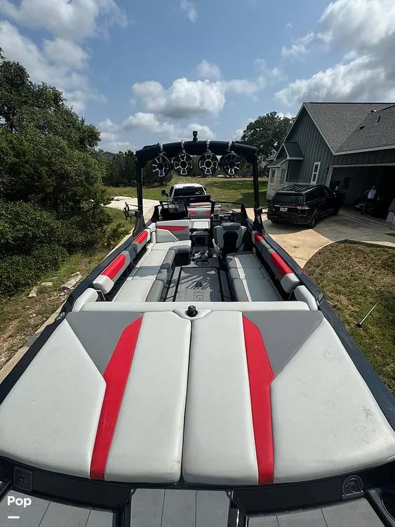 Slide: The Image of 2022 Axis A24 - 14281528