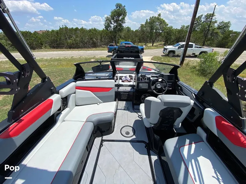 Slide: The Image of Windshield - Walk Through - 14329256