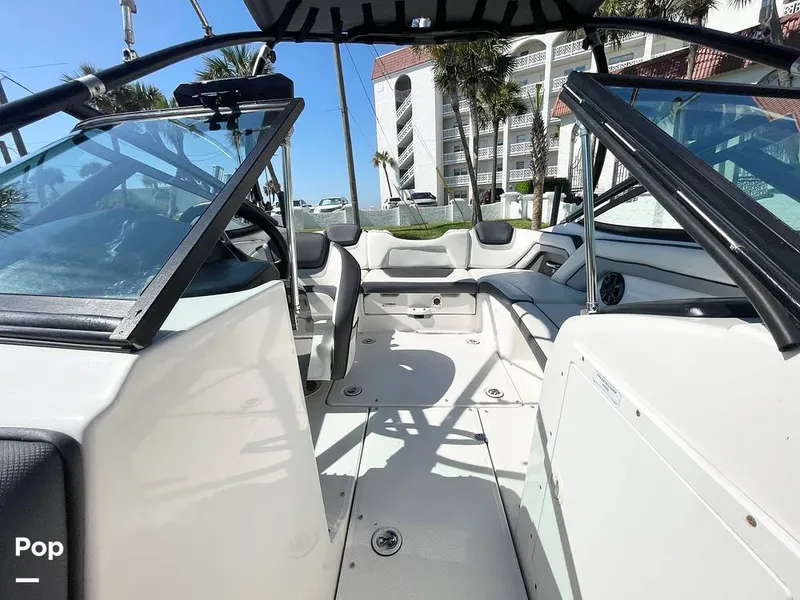Slide: The Image of Windshield - Walk Through - 14344570