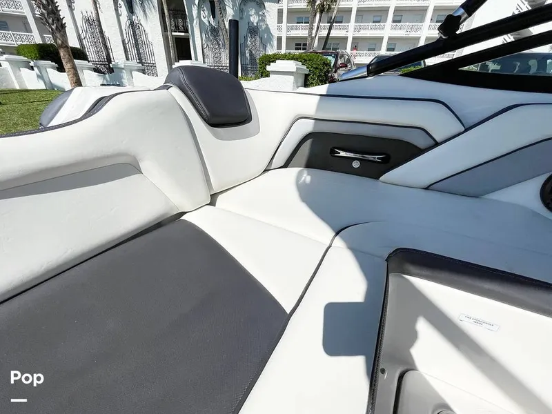 Slide: The Image of Cockpit Seating - 14344561
