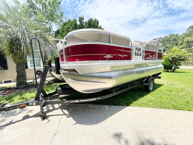 Slide: The Image of Sun Tracker Party Barge 18 DLX 2023 - 14328853