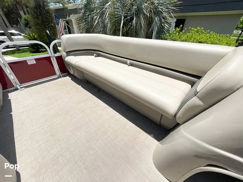 Slide: The Image of Lounge Seating - 14329010