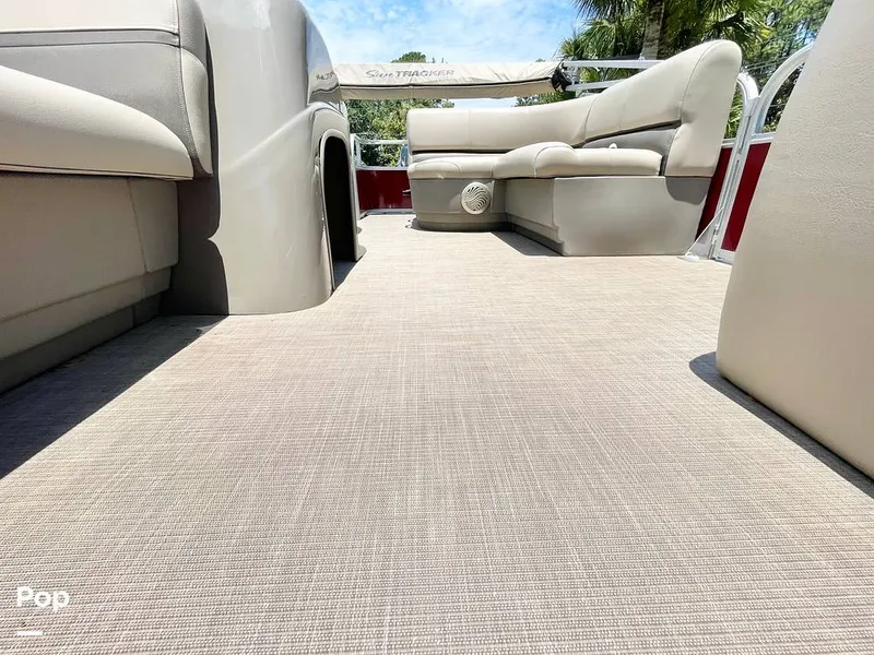 Slide: The Image of Non-skid Deck - 14329012