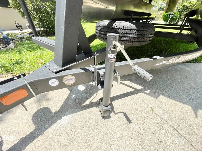 Slide: The Image of Spare Tire Kit - 14328977