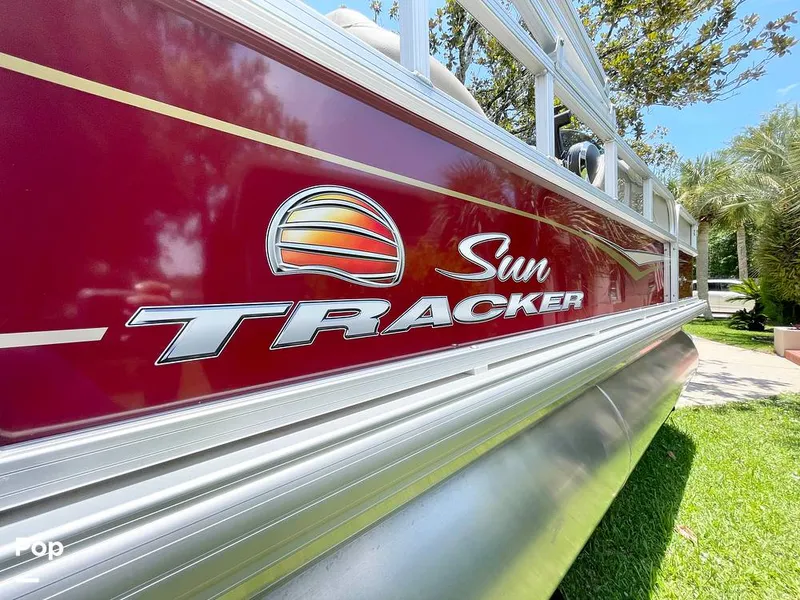 Slide: The Image of Sun Tracker Party Barge 18 DLX 2023 - 14329021