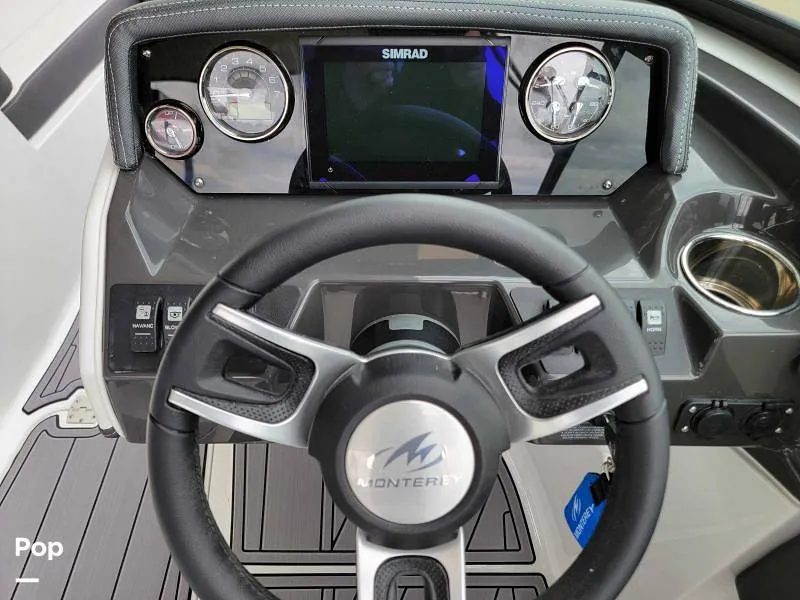 Slide: The Image of Monterey M22 2023 - 14431751