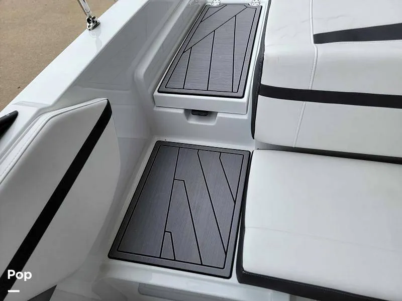 Slide: The Image of Monterey M22 2023 - 14431739