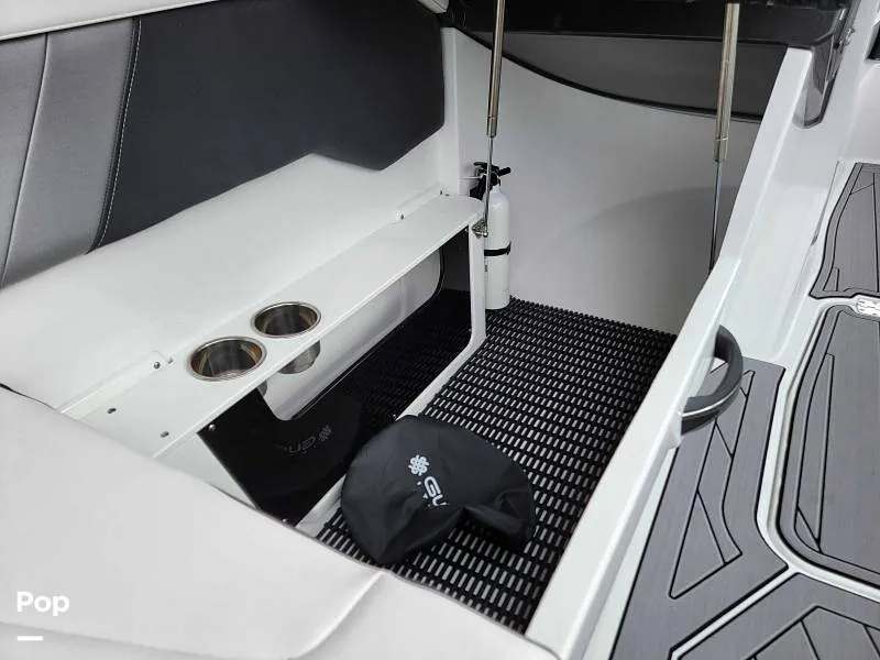 Slide: The Image of Monterey M22 2023 - 14431740