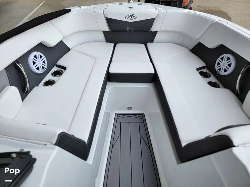 Slide: The Image of Monterey M22 2023 - 14431745