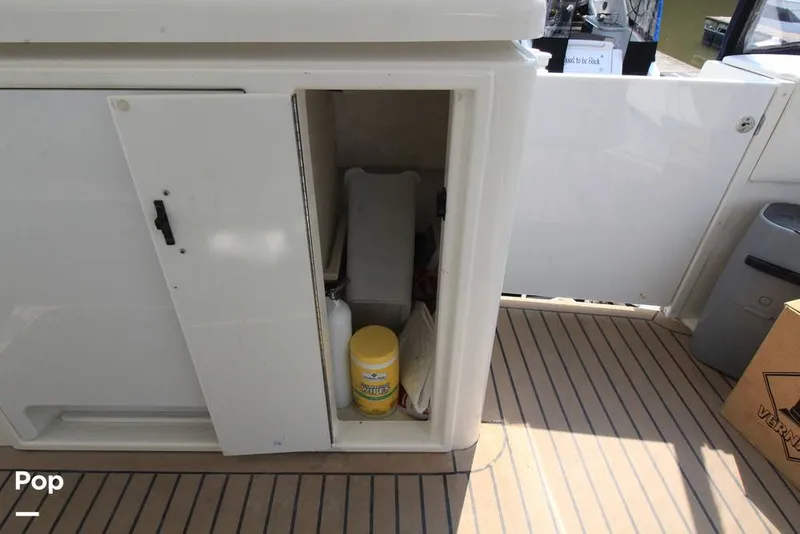 Slide: The Image of Cruisers Yachts 415 2008 - 14367356