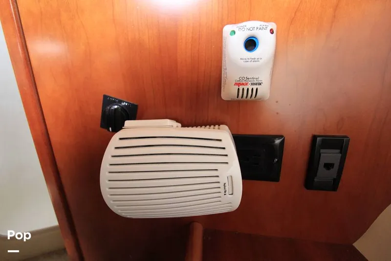 Slide: The Image of Cruisers Yachts 415 2008 - 14367300