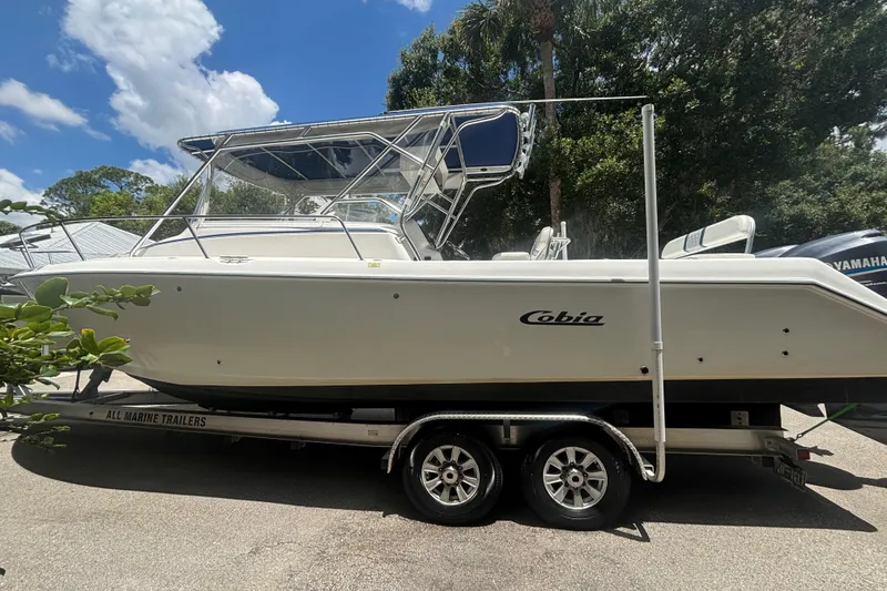 Slide: The Image of Cobia 312 Sport Cabin 2003 - 5