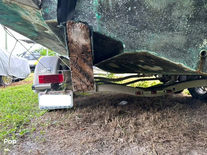 Slide: The Image of Boston Whaler 23 Conquest 2000 - 15930504