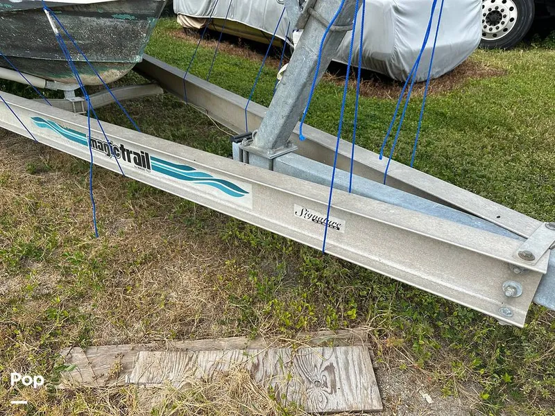 Slide: The Image of Boston Whaler 23 Conquest 2000 - 15930513