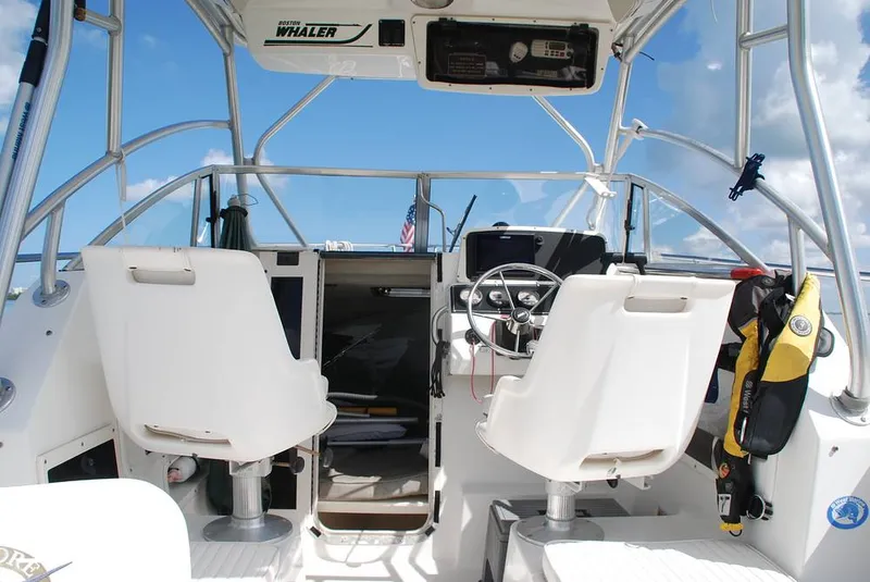 Slide: The Image of Boston Whaler 23 Conquest 2000 - 14382846