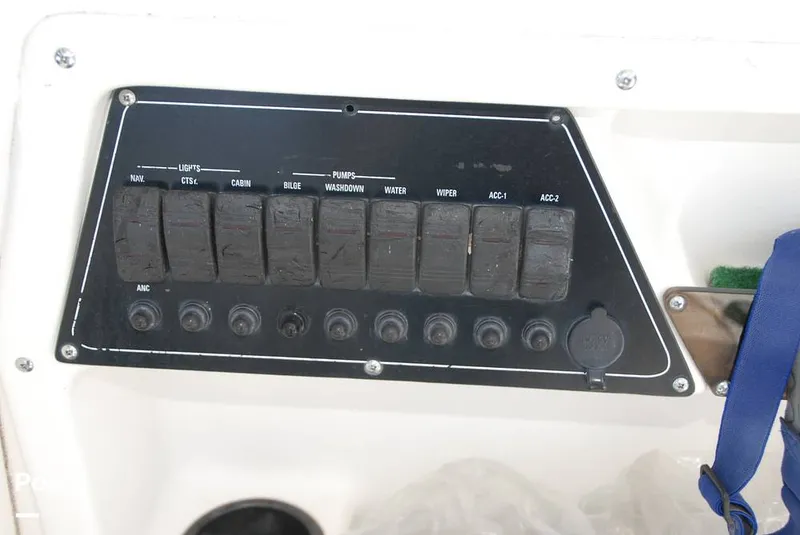 Slide: The Image of Boston Whaler 23 Conquest 2000 - 14382825