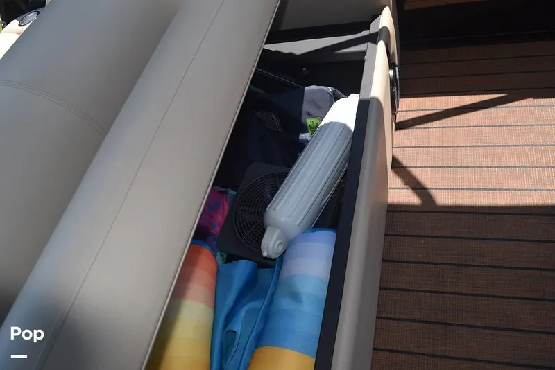 Slide: The Image of Bentley Pontoons 253 Elite Swingback DC FT 2022 - 14412676