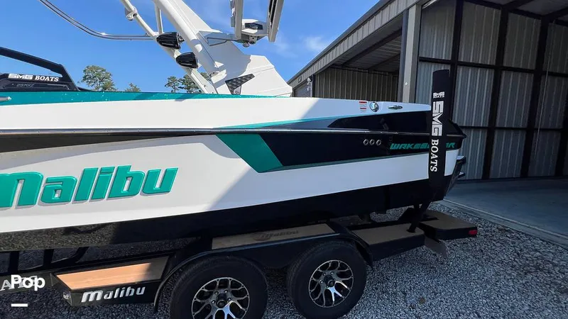 Slide: The Image of Malibu Wakesetter 23 MXZ 2021 - 14709223