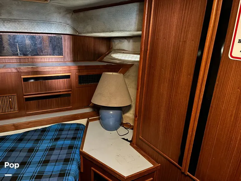 Slide: The Image of Sea Ray 410 Aft Cabin 1987 - 15821740