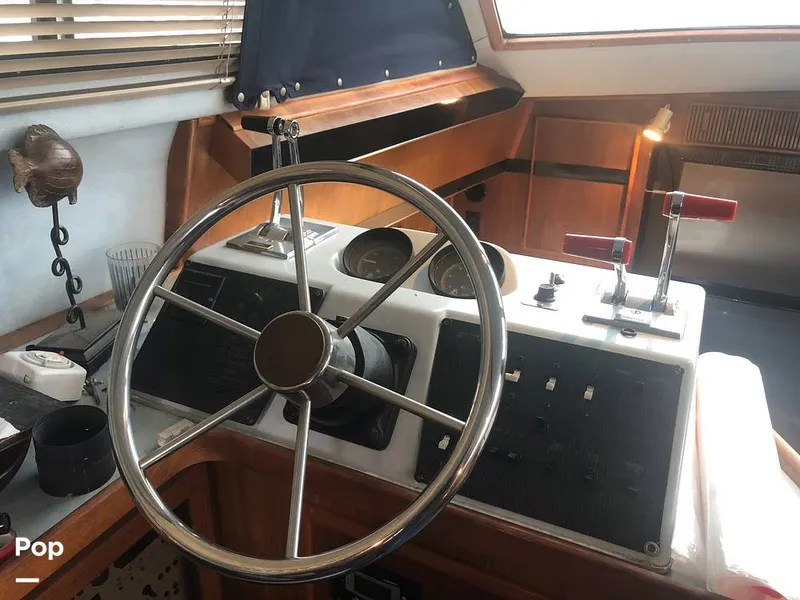 Slide: The Image of Sea Ray 410 Aft Cabin 1987 - 14511260
