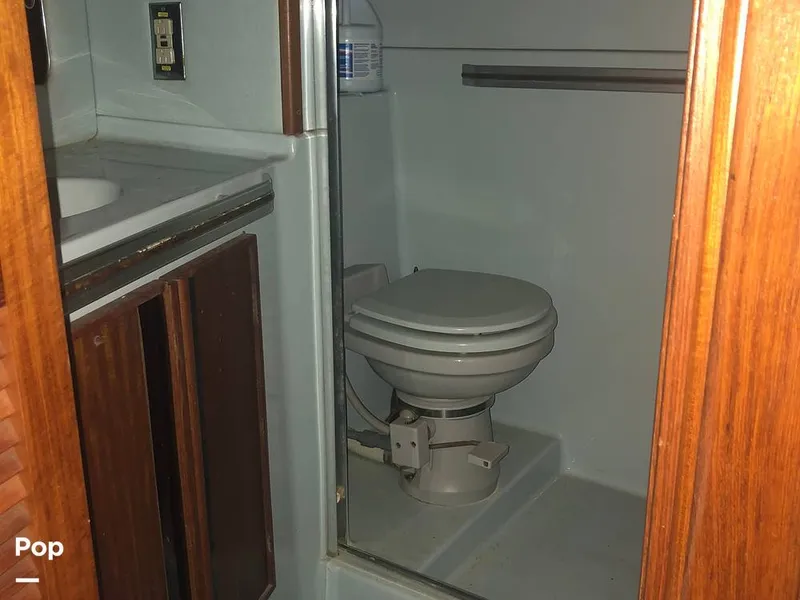 Slide: The Image of Sea Ray 410 Aft Cabin 1987 - 14511277