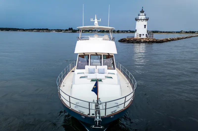 Slide: The Image of Hunt 56 Flybridge 2027 - 14