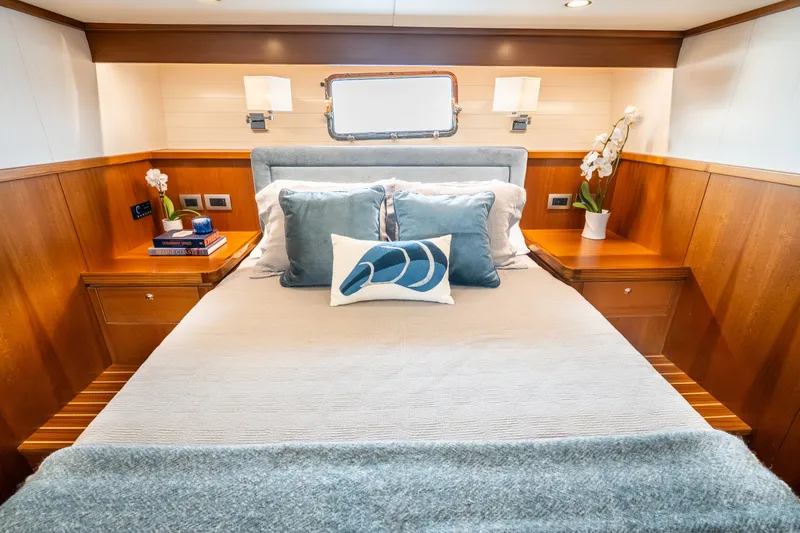Slide: The Image of Hunt 56 Flybridge 2027 - 54