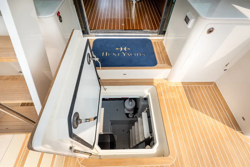 Slide: The Image of Hunt 56 Flybridge 2027 - 69