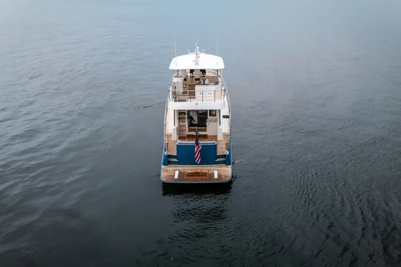 Slide: The Image of Hunt 56 Flybridge 2027 - 19