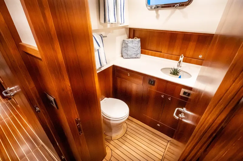 Slide: The Image of Hunt 56 Flybridge 2027 - 66