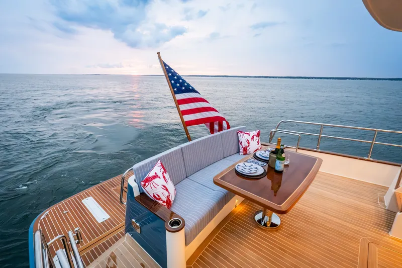 Slide: The Image of Hunt 56 Flybridge 2027 - 20