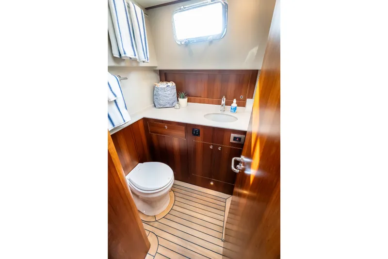Slide: The Image of Hunt 56 Flybridge 2027 - 65