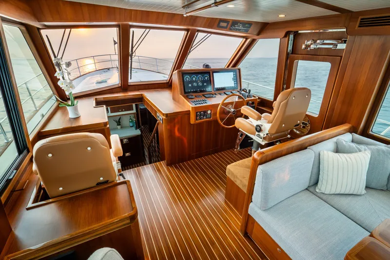 Slide: The Image of Hunt 56 Flybridge 2027 - 40