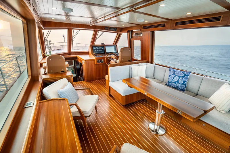 Slide: The Image of Hunt 56 Flybridge 2027 - 33