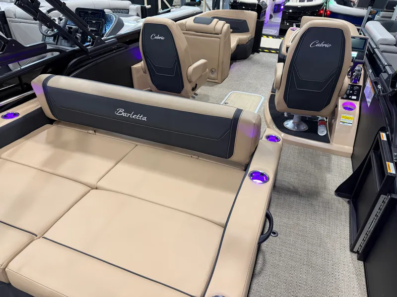 Slide: The Image of Barletta Cabrio 22 UC 2026 - 10