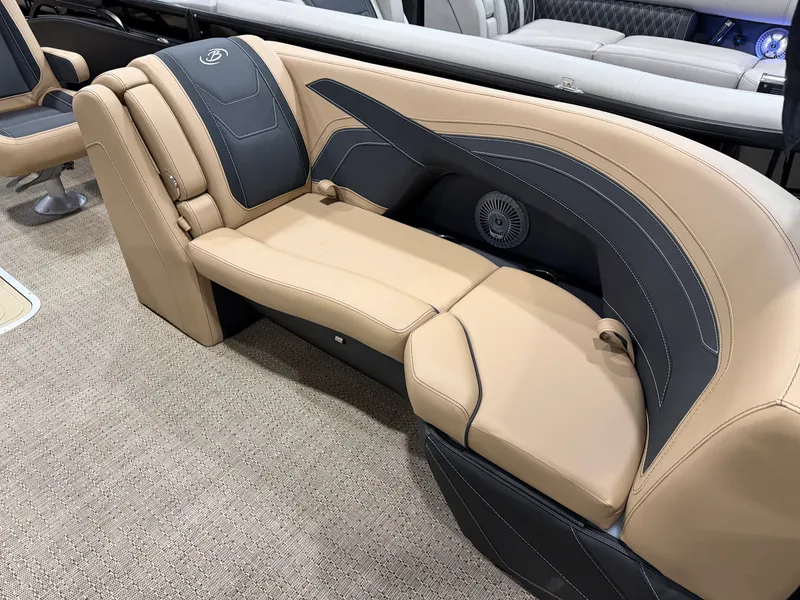 Slide: The Image of Barletta Cabrio 22 UC 2026 - 2