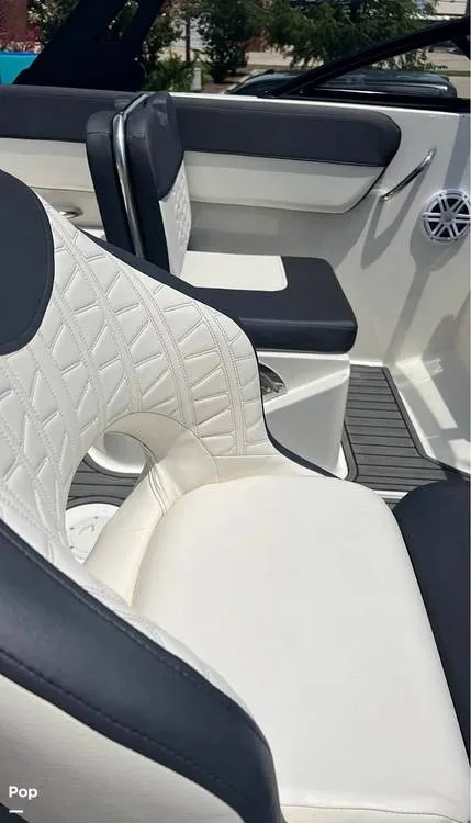 Slide: The Image of Bayliner VR5 2020 - 15017997