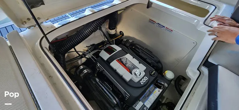 Slide: The Image of Bayliner VR5 2020 - 15020596