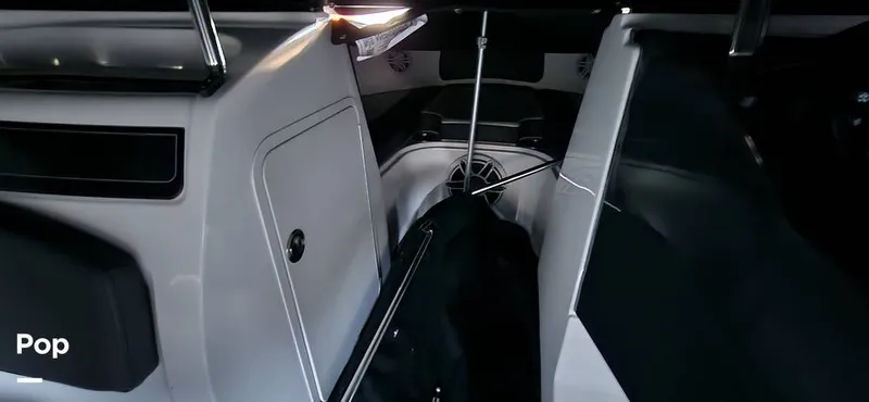 Slide: The Image of Bayliner VR5 2020 - 15020604