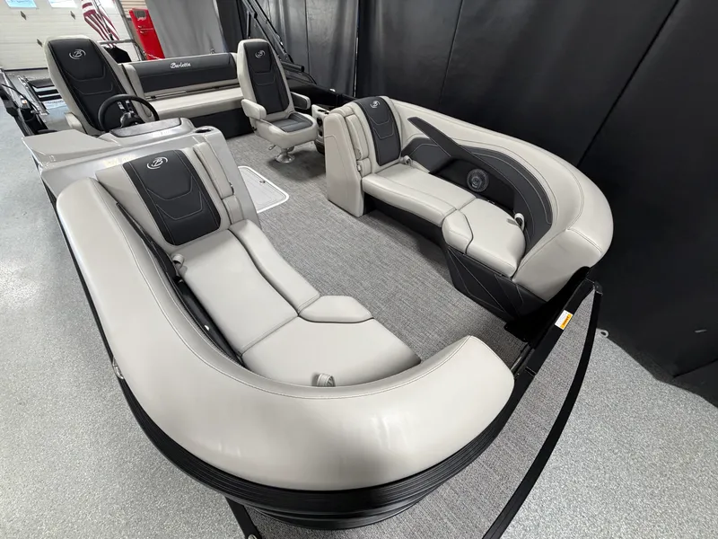 Slide: The Image of Barletta Cabrio 22 UC 2026 - 10