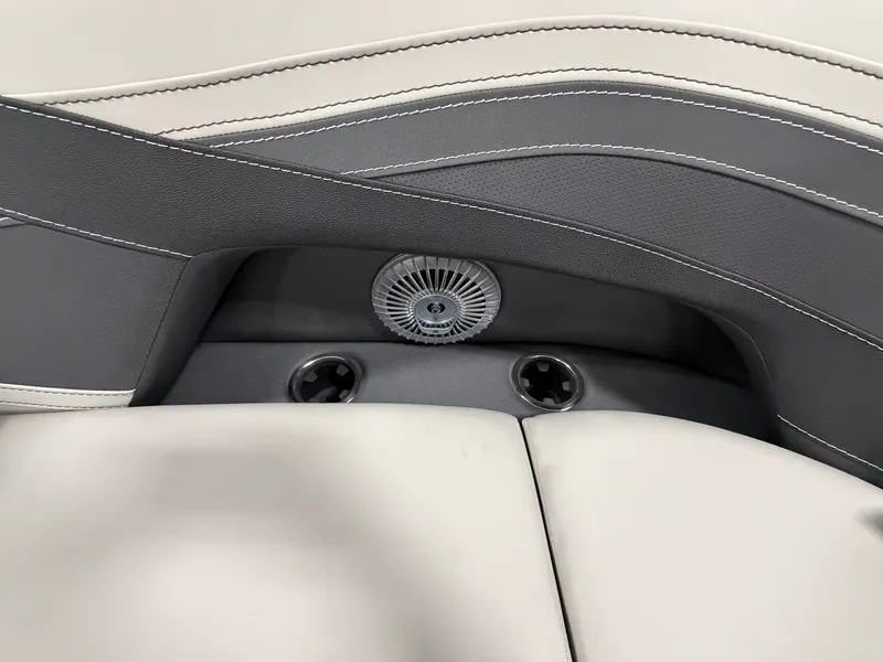 Slide: The Image of Barletta Cabrio 22 UC 2026 - 13