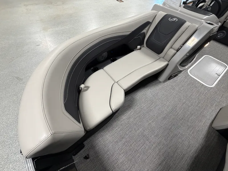 Slide: The Image of Barletta Cabrio 22 UC 2026 - 19