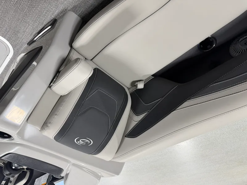 Slide: The Image of Barletta Cabrio 22 UC 2026 - 23