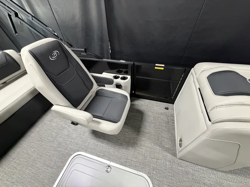 Slide: The Image of Barletta Cabrio 22 UC 2026 - 30