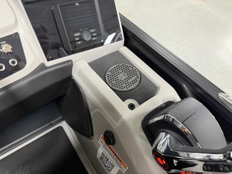 Slide: The Image of Barletta Cabrio 22 UC 2026 - 44